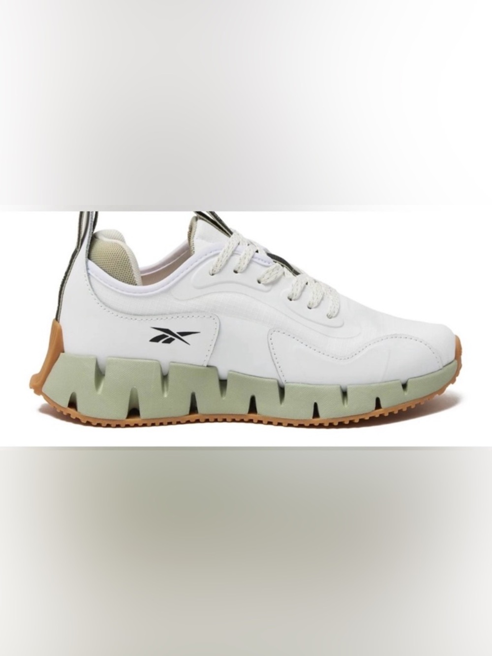Reebok Zig Dynamica running shoes white and light green Size 7.5 EUC
